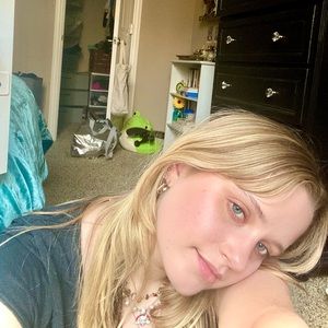 Meet your Posher, Gillian